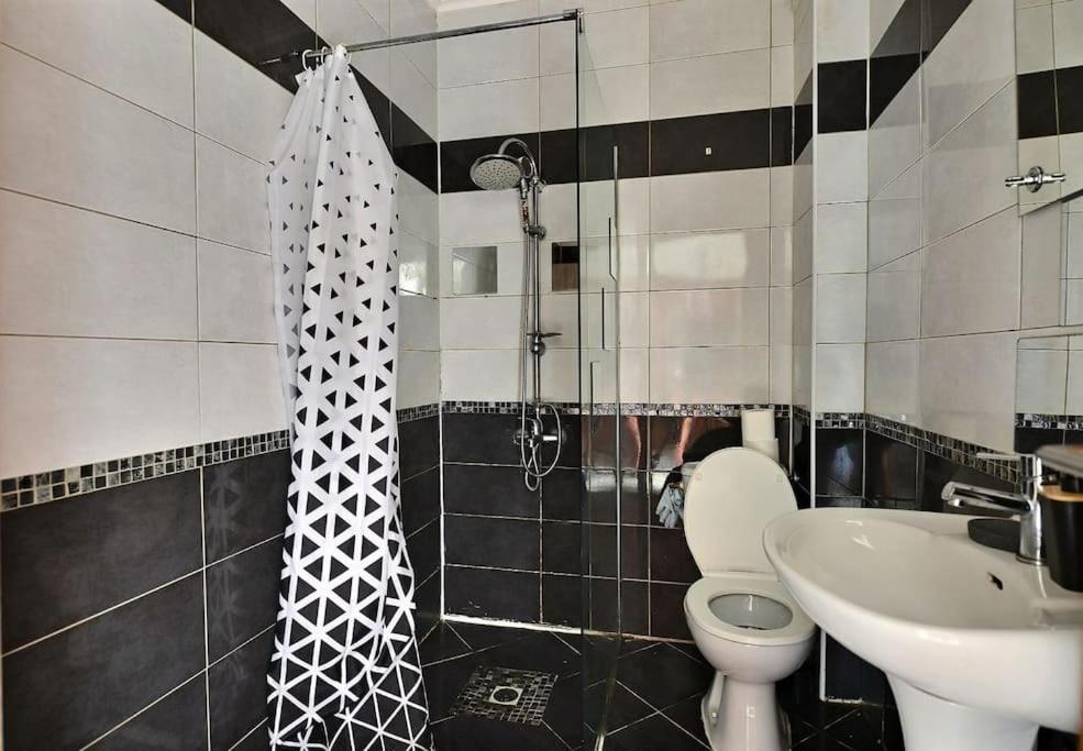 Appartement Charmant Tres Proche Centre-Ville, Parking Gratuits, Mulhouse Centre Bagian luar foto